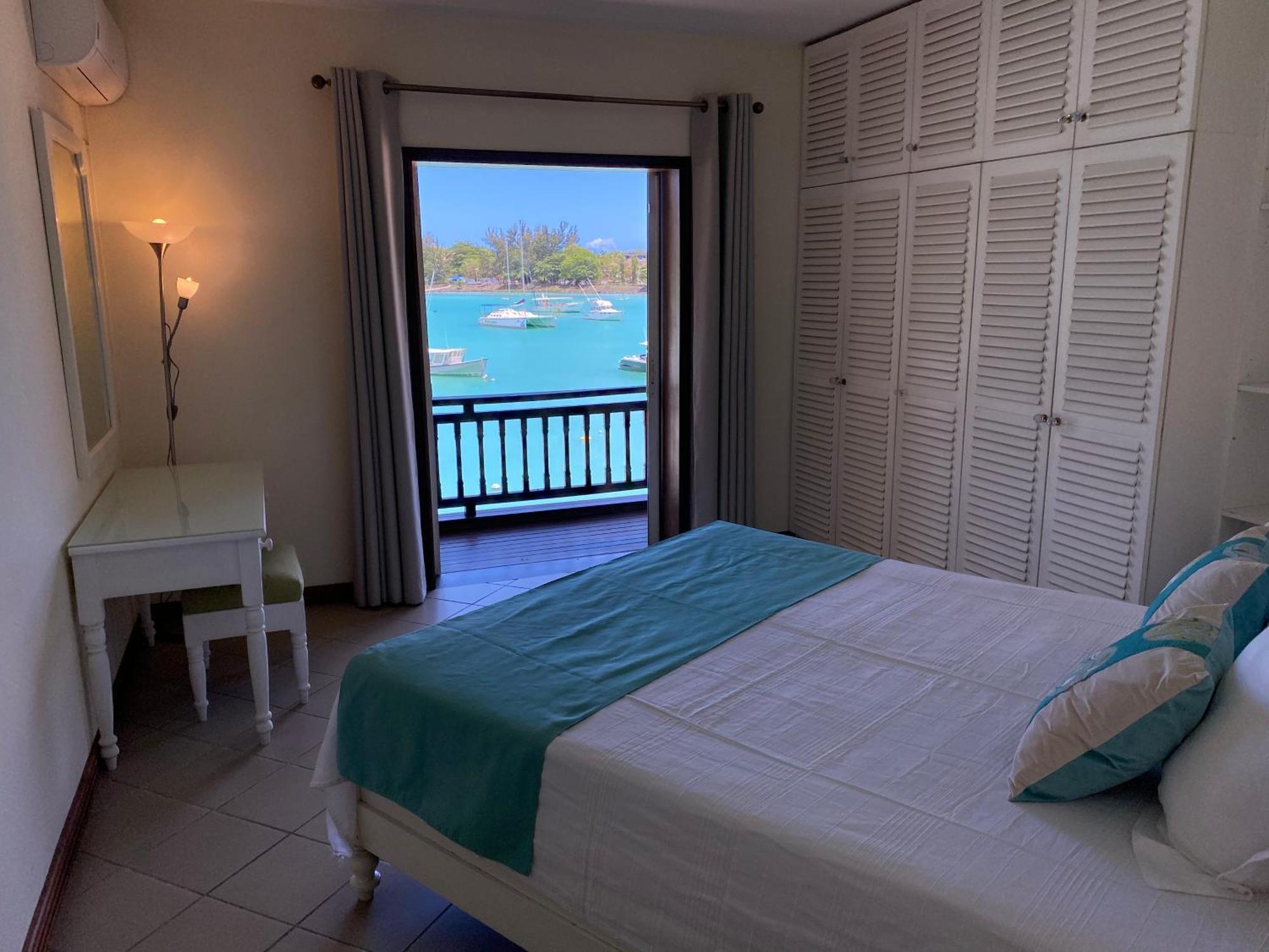 Grand Baie Beach Penthouse Exterior photo